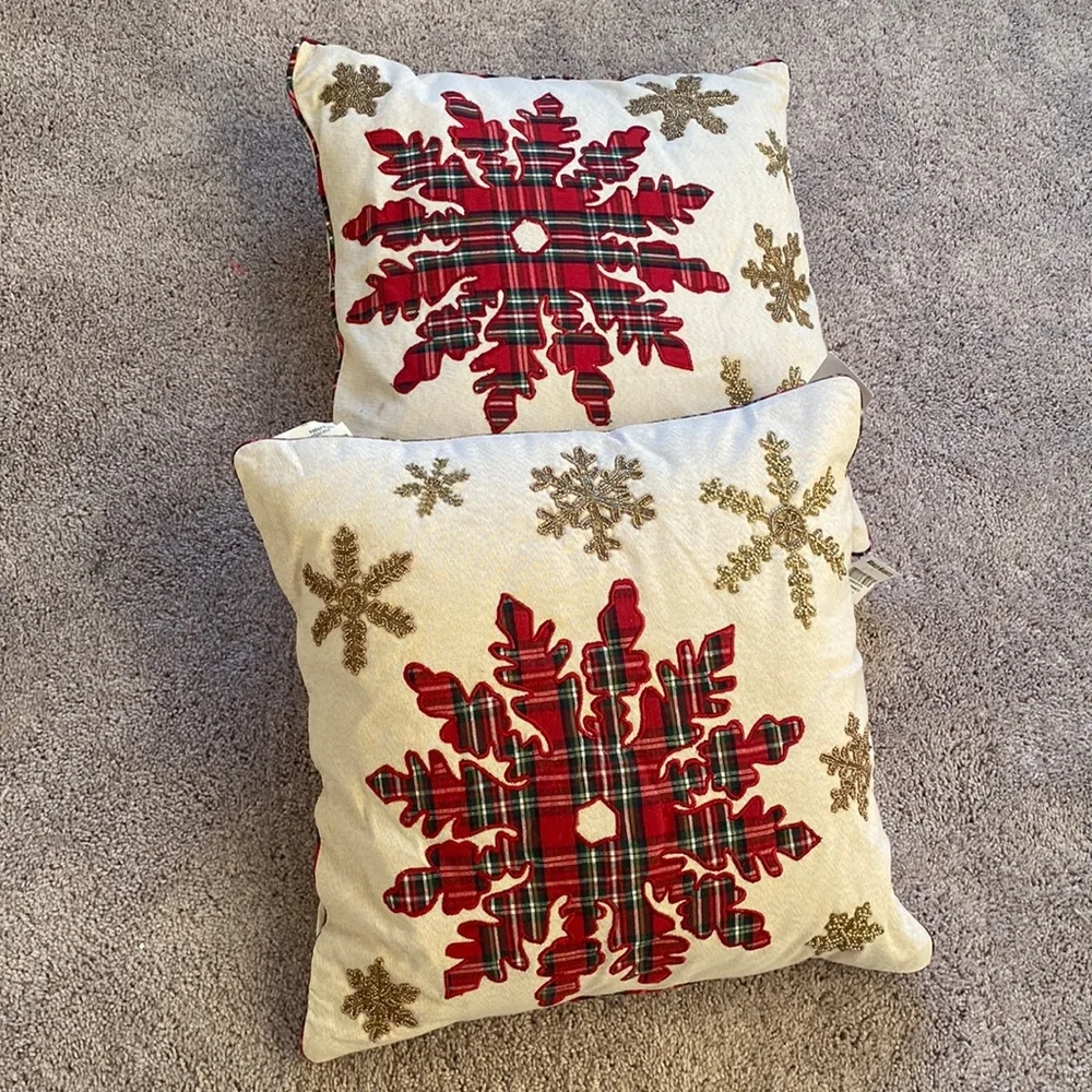 World Market Holiday Christmas Pillow Wreath Snowflake Poinsettia 20